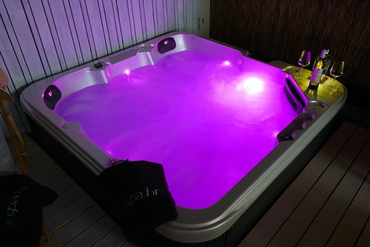 Boutique Style Eco-Beachhouse, Private Jacuzzi Privlaka  Ngoại thất bức ảnh